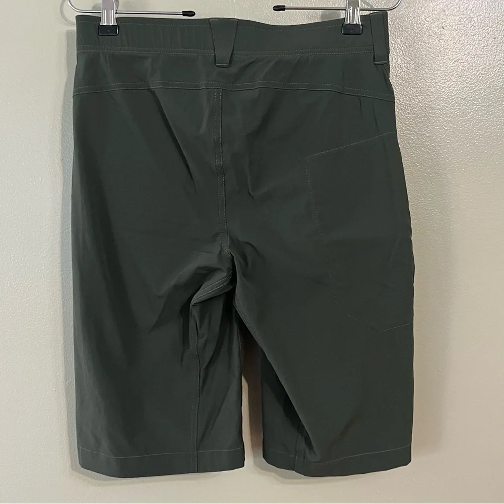 Outdoor  Research Women’s Hiking Camping  Green Shorts Nylon Size 2